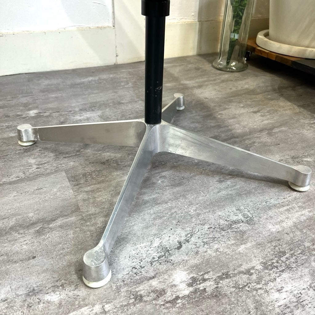 ハーマンミラー / Herman Miller アームシェルチェア コントラクトベース チャールズ&レイ・イームズ FRP