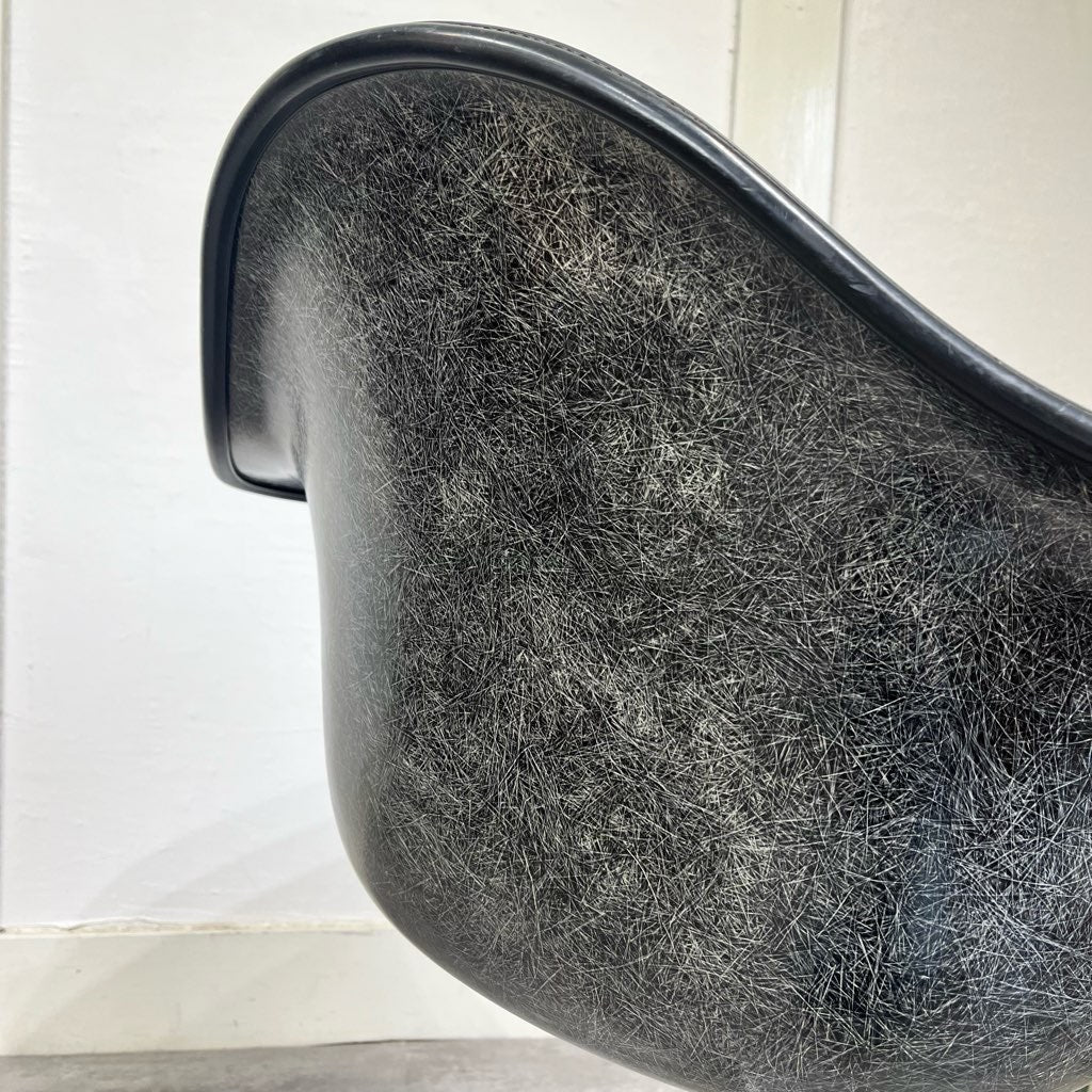 ハーマンミラー / Herman Miller アームシェルチェア コントラクトベース チャールズ&レイ・イームズ FRP
