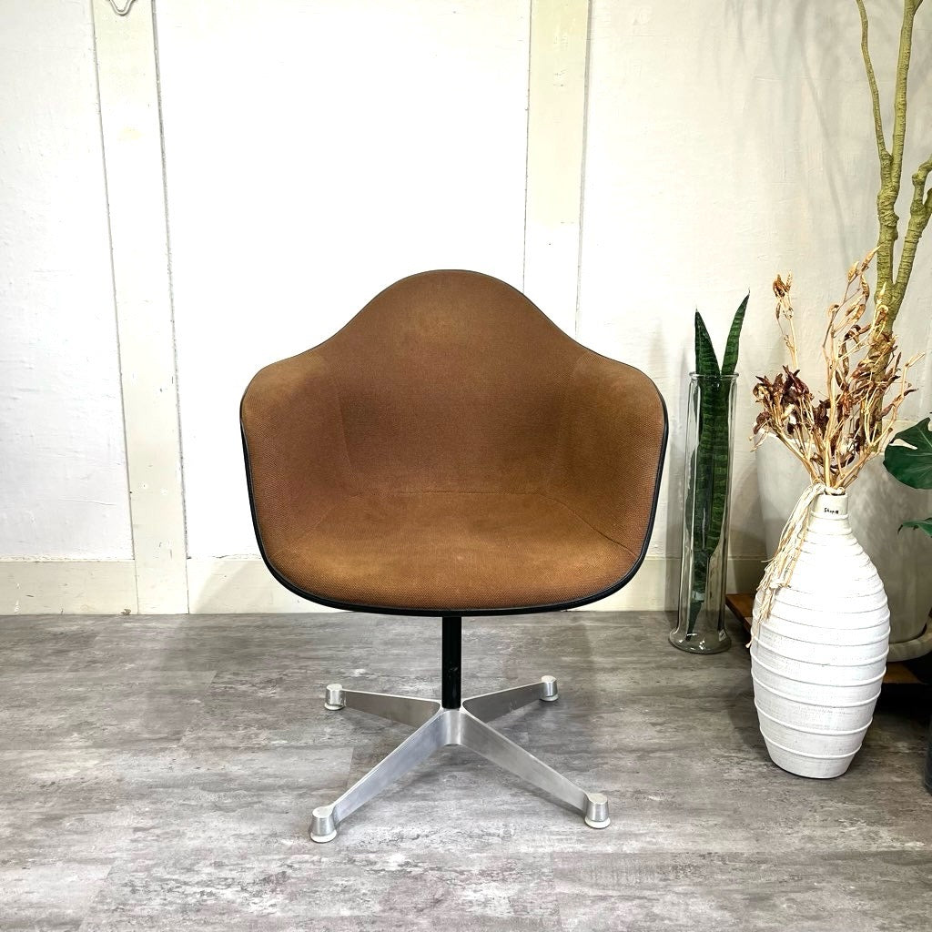 ハーマンミラー / Herman Miller アームシェルチェア コントラクトベース チャールズ&レイ・イームズ FRP