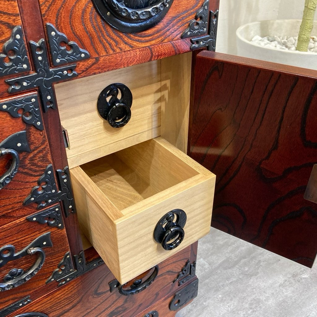 岩谷堂箪笥 車箪笥 和家具 4段 民芸家具 古民具 漆塗り 中古