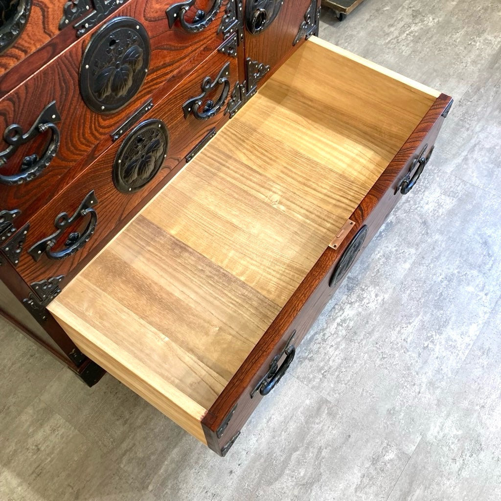 岩谷堂箪笥 車箪笥 和家具 4段 民芸家具 古民具 漆塗り 中古