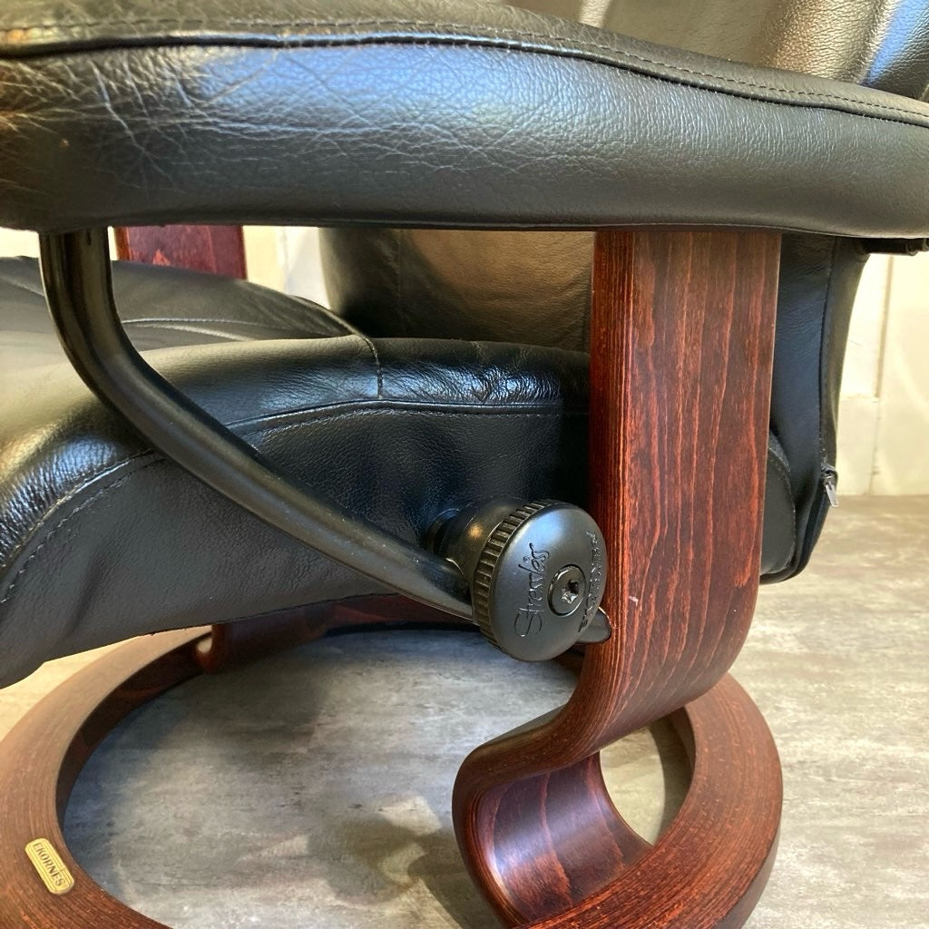 エコーネス / EKORNES ストレスレスチェア ストレスコンサル / Stressless Consul&オットマン Sサイズ  クラシックベース 本革張り 中古