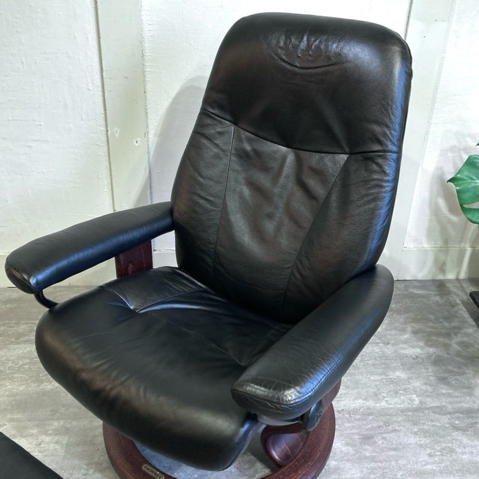 エコーネス / EKORNES ストレスレスチェア ストレスコンサル / Stressless Consul&オットマン Sサイズ  クラシックベース 本革張り 中古