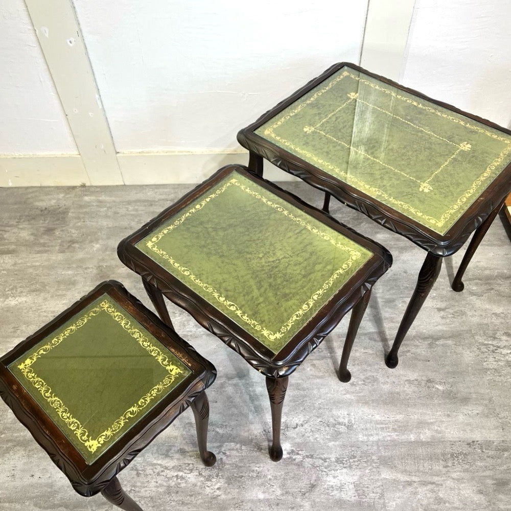 英国アンティーク ネストテーブル サイドテーブル 本革 マホガニー 猫脚