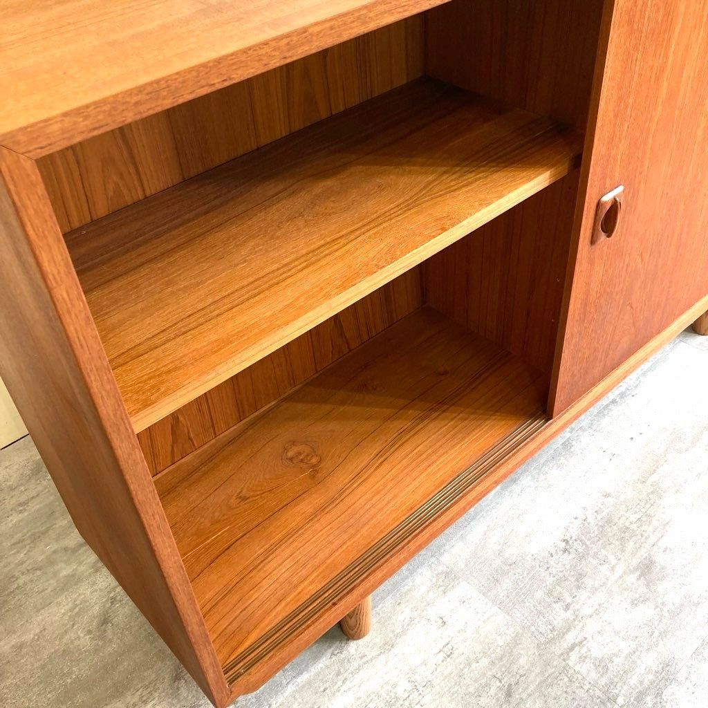 北欧ヴィンテージ チーク材 サイドボード キャビネット