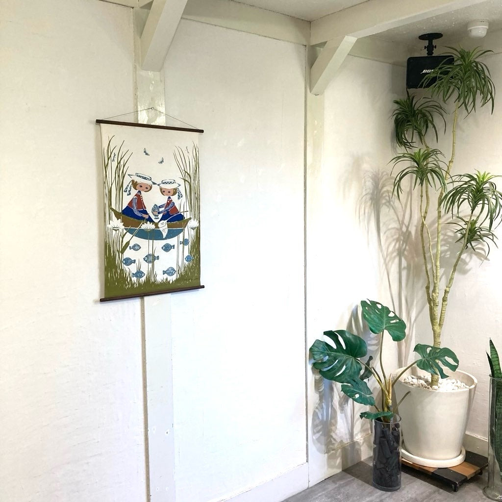 Aase og Preben Jangaard / デンマーク製 ヴィンテージタペストリー 「さかな取りを楽しむ双子の姉妹」