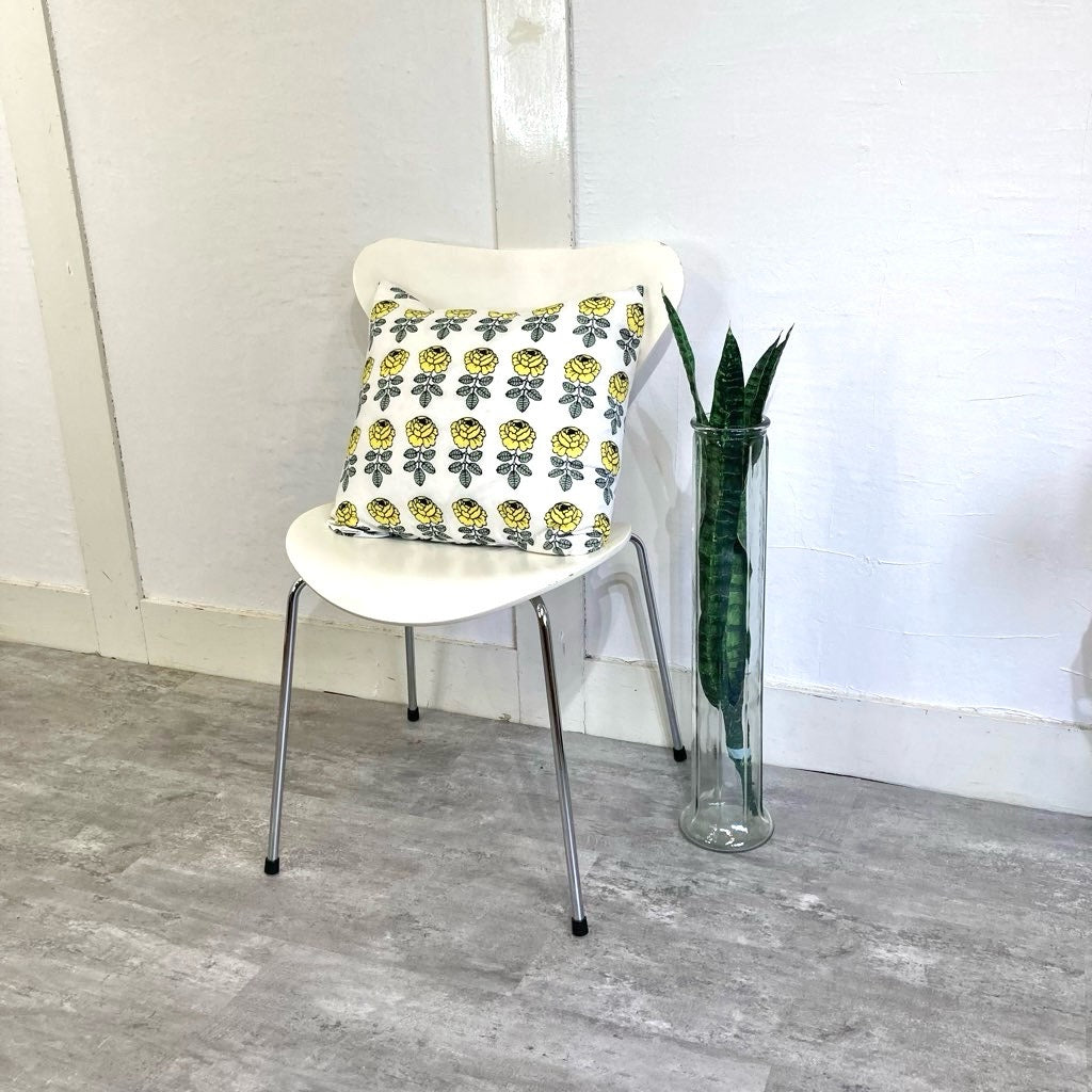 marimekko / マリメッコ ヴィヒキルース / Vihkiruusu クッション 中古