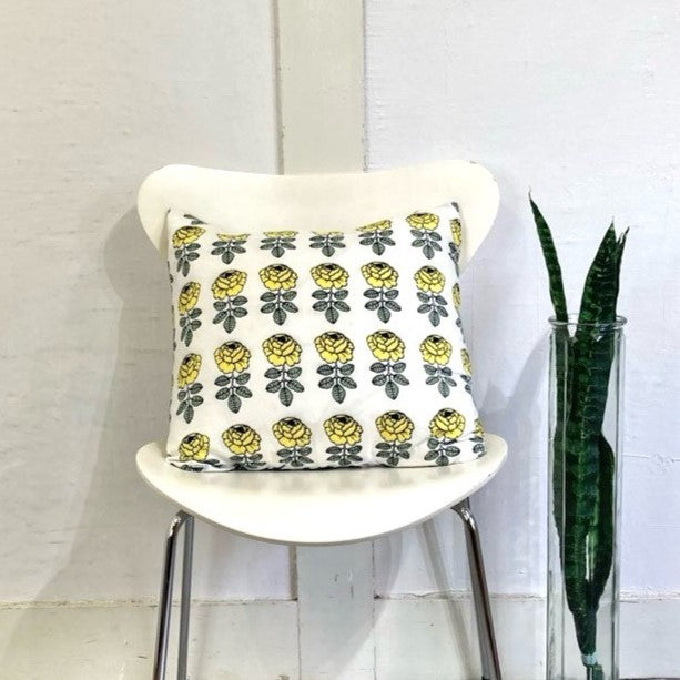 marimekko / マリメッコ ヴィヒキルース / Vihkiruusu クッション 中古