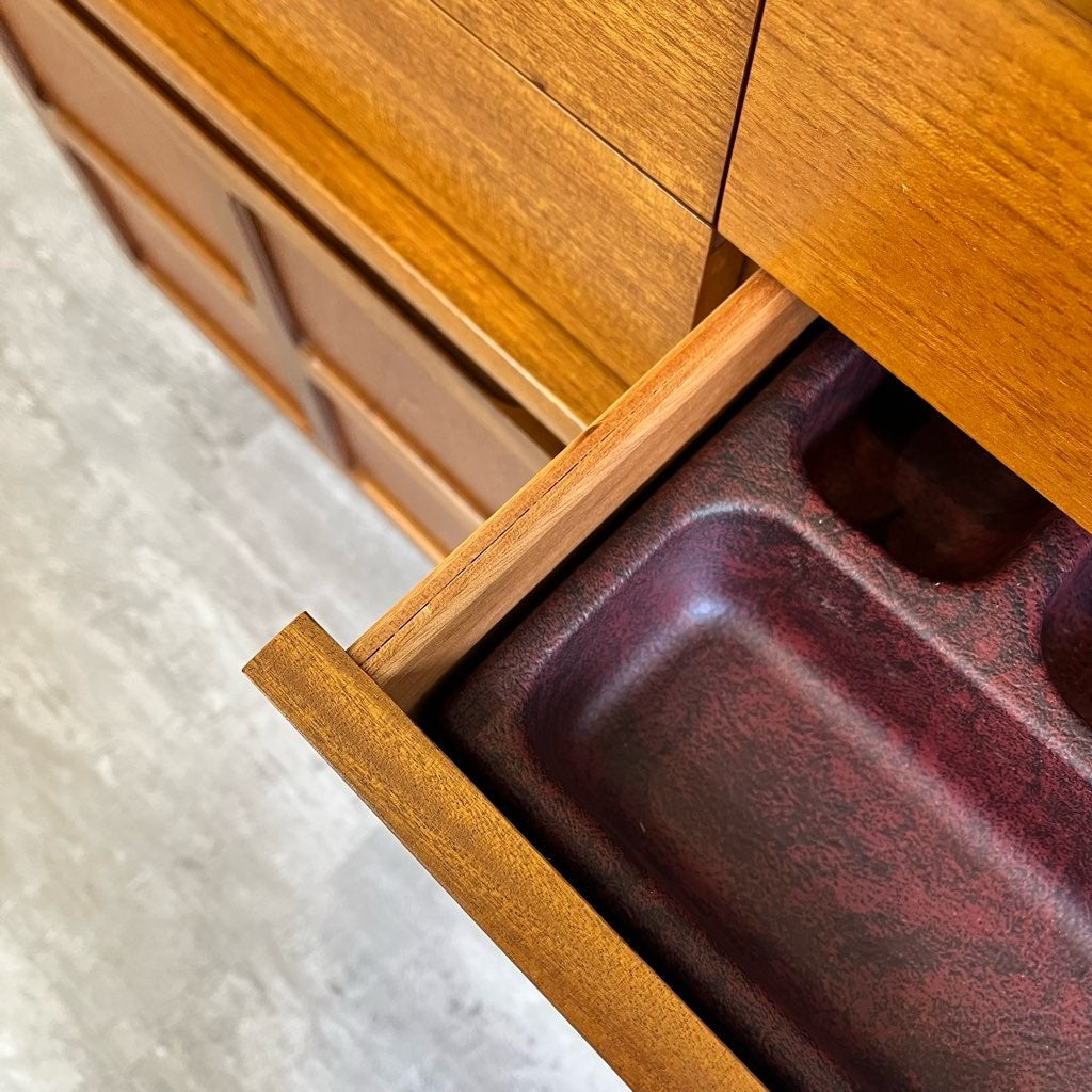 ネイサン / NATHAN キャビネット チーク材 英国 ヴィンテージ