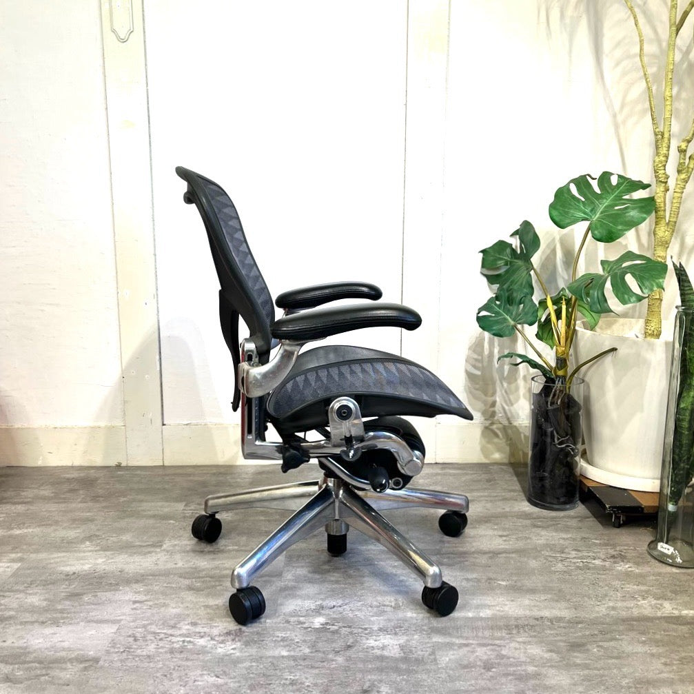 ハーマンミラー / HermanMiller アーロンチェア / Aeron Chairs タキシードブルーブラック ポリッシュドアルミベース クラシック Bサイズ