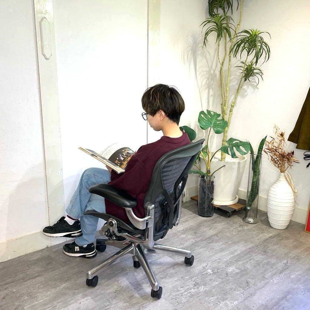 ハーマンミラー / HermanMiller アーロンチェア / Aeron Chairs タキシードブルーブラック ポリッシュドアルミベース クラシック Bサイズ