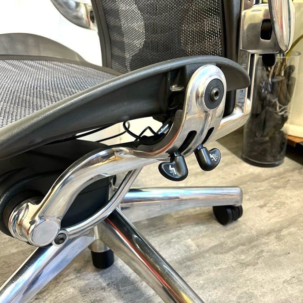 ハーマンミラー / HermanMiller アーロンチェア / Aeron Chairs タキシードブルーブラック ポリッシュドアルミベース クラシック Bサイズ