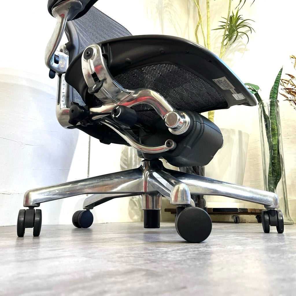 ハーマンミラー / HermanMiller アーロンチェア / Aeron Chairs タキシードブルーブラック ポリッシュドアルミベース クラシック Bサイズ