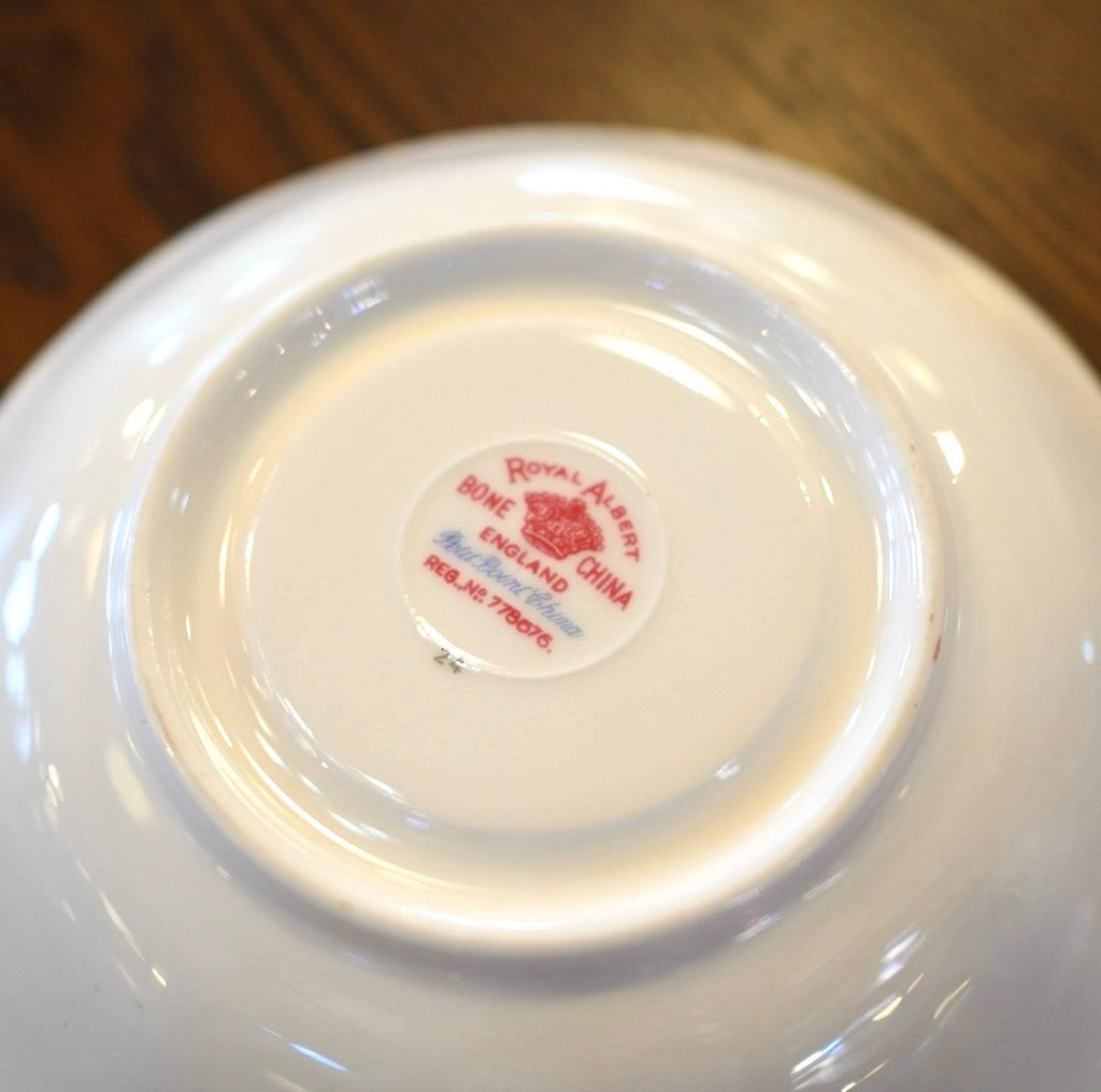 ロイヤルアルバート / ROYAL ALBERT プチポワン カップ&ソーサー 英国 ヴィンテージ