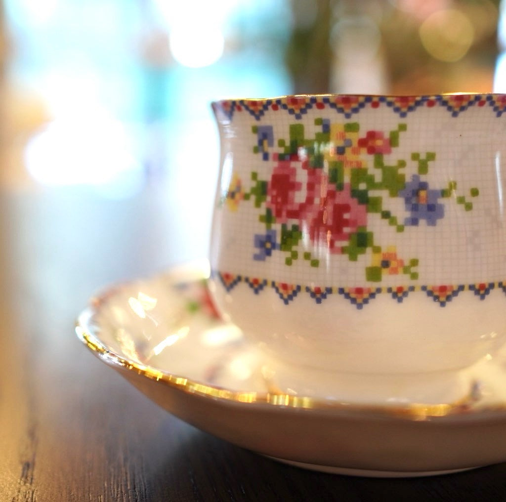 ロイヤルアルバート / ROYAL ALBERT プチポワン カップ&ソーサー 英国 ヴィンテージ