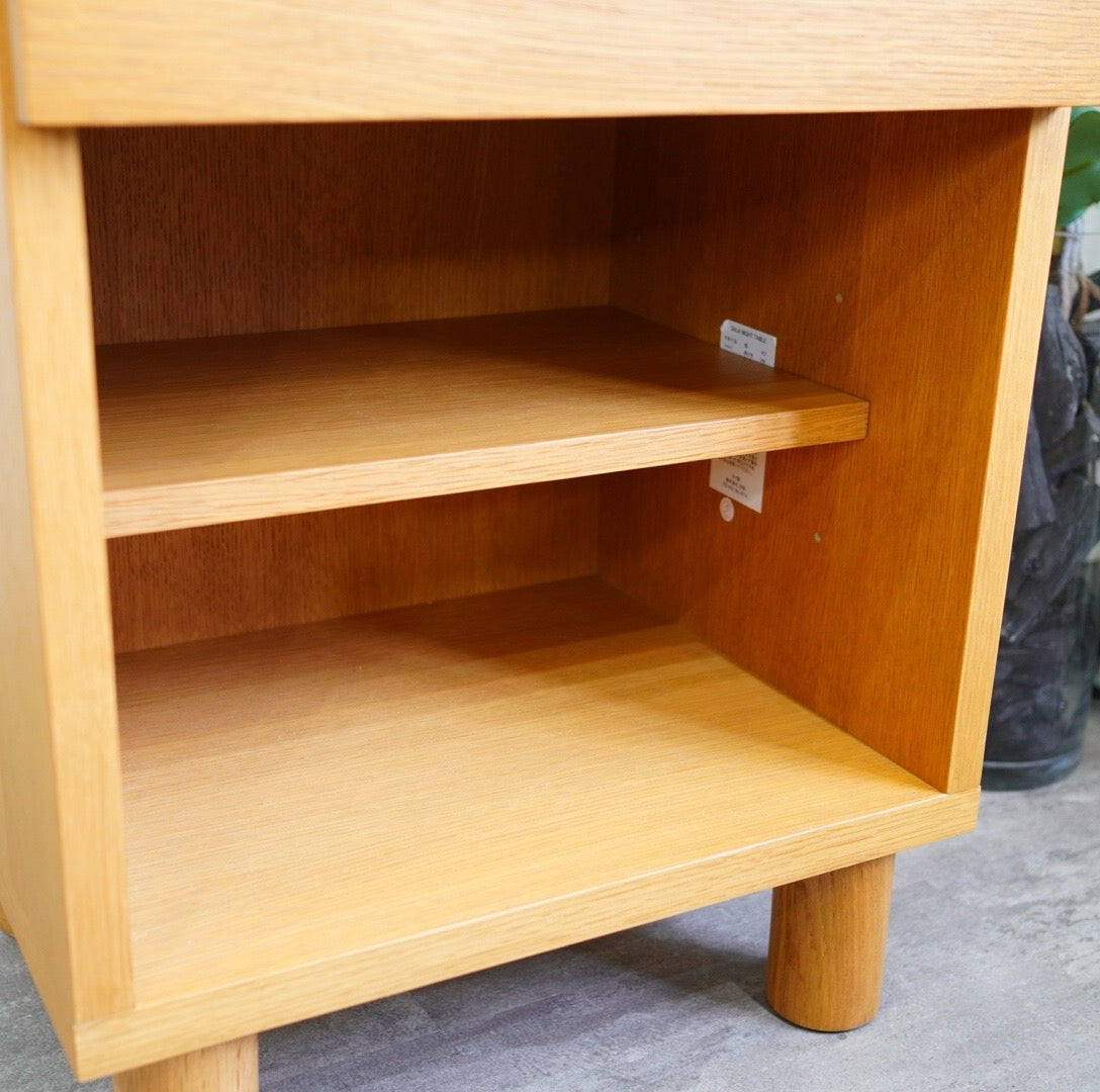 ソース / source サラ / SALA ナイトテーブル サイドテーブル 展示品