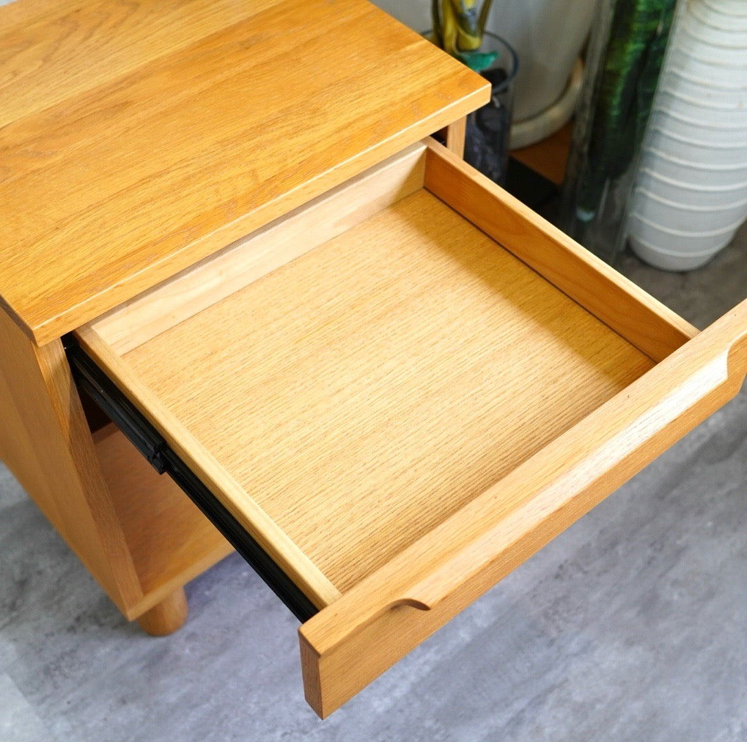 ソース / source サラ / SALA ナイトテーブル サイドテーブル 展示品