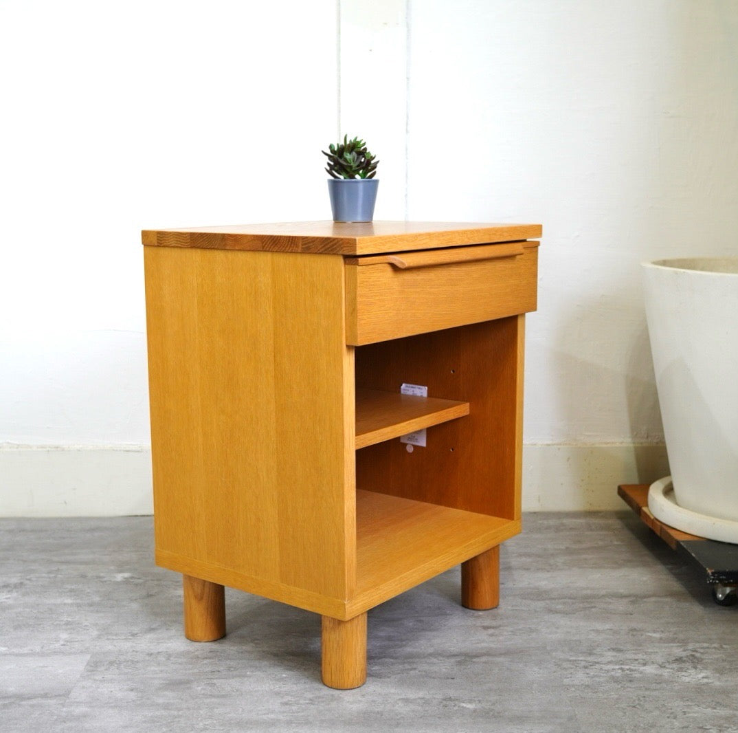 ソース / source サラ / SALA ナイトテーブル サイドテーブル 展示品