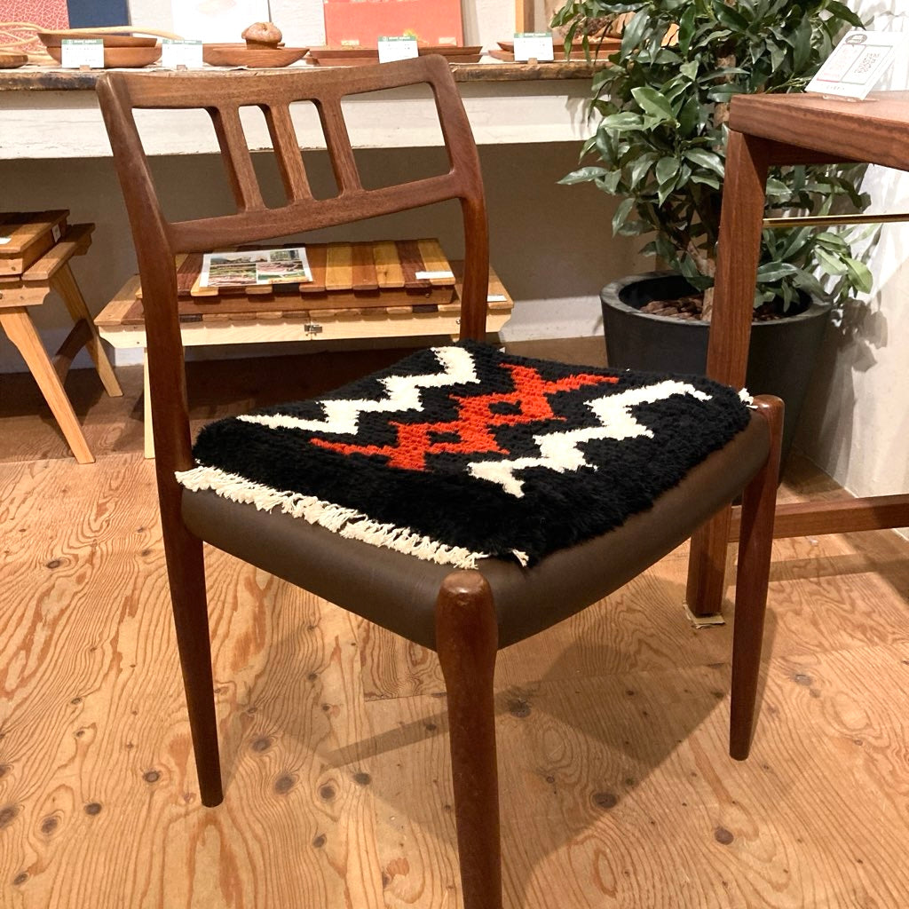 倉敷本染手織研究所 ノッティングウール 椅子敷き クッションパッド チェアパッド 座布団 四角 スクエア 手織り 厚手