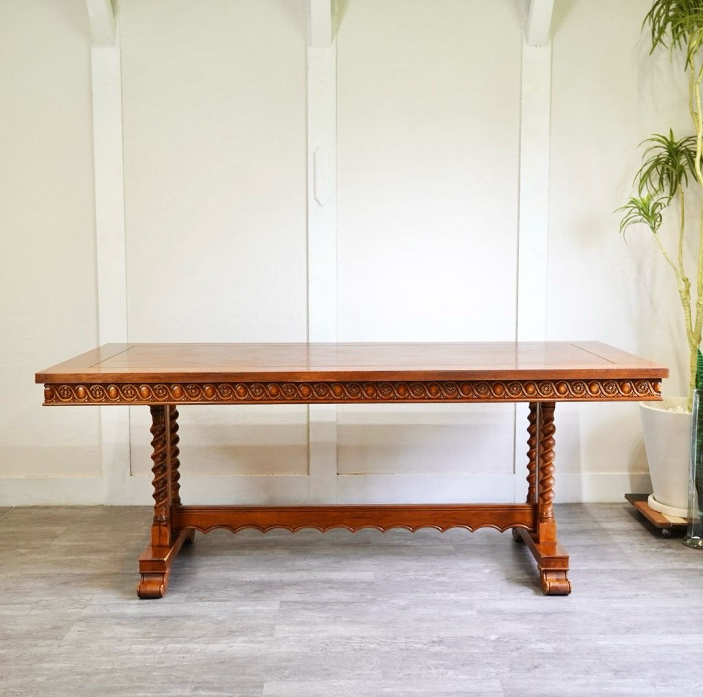 クラシックスタイル ダイニングテーブル ツイストレッグ アンティーク調