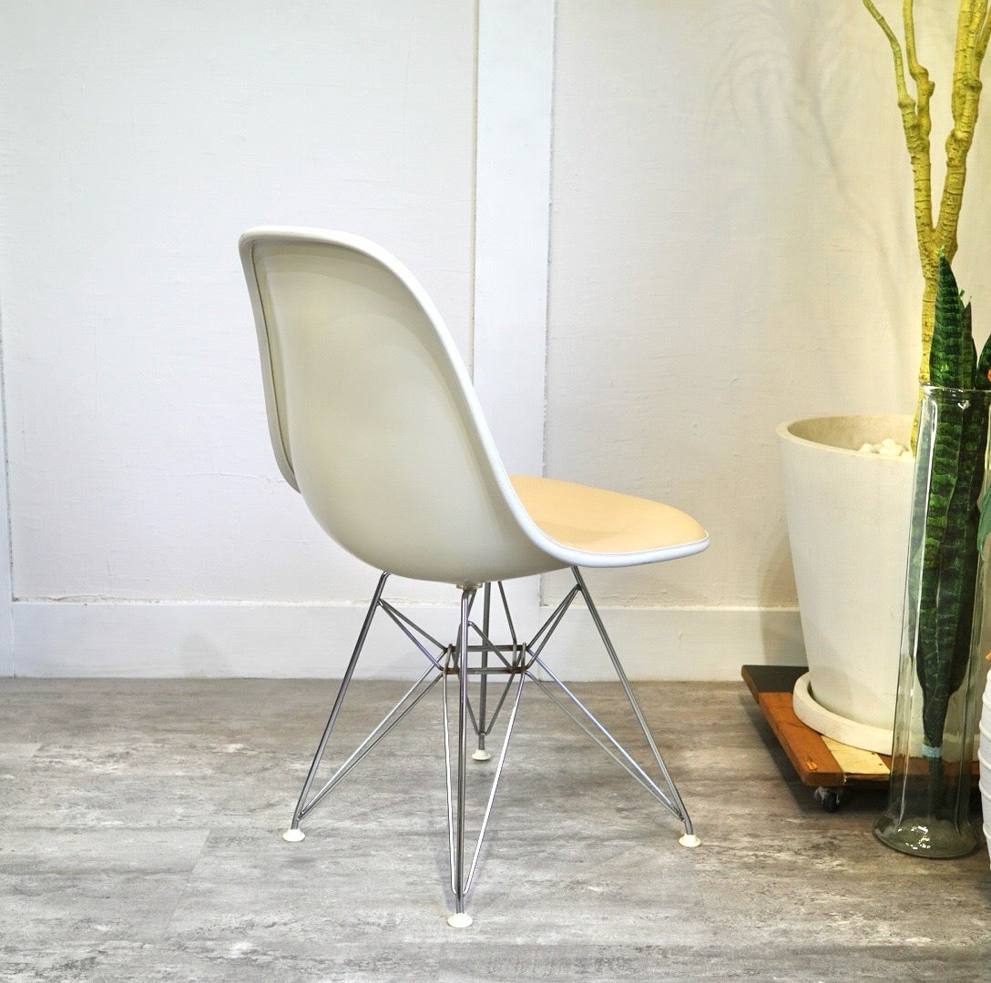 ハーマンミラー / Herman Miller サイドシェルチェア ベージュ エッフェルベース チャールズ&レイ・イームズ ヴィンテージ