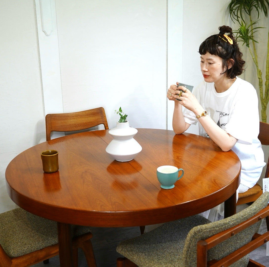 北欧ヴィンテージ エクステンションラウンドテーブル チーク材 デンマーク