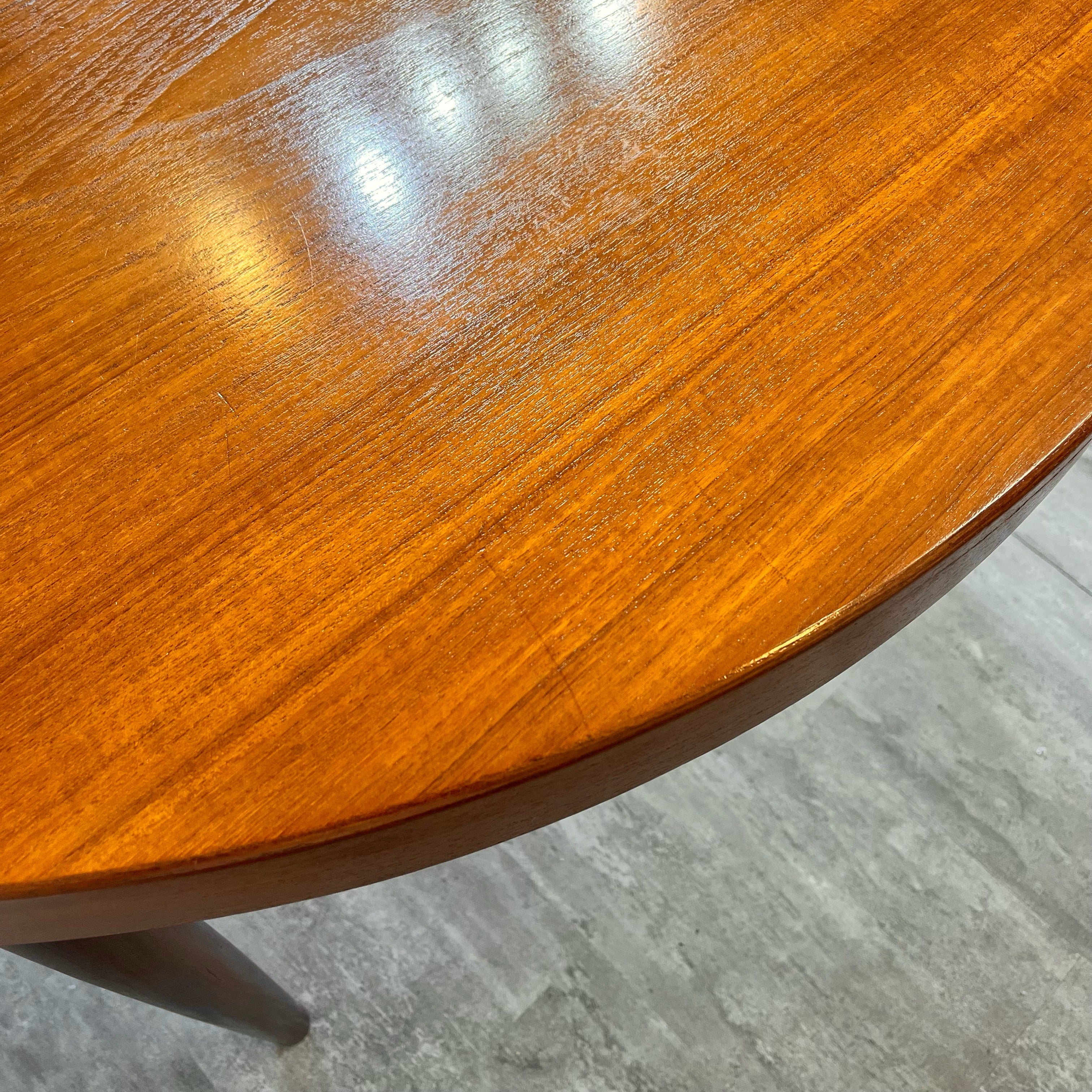 北欧ヴィンテージ エクステンションラウンドテーブル チーク材 デンマーク