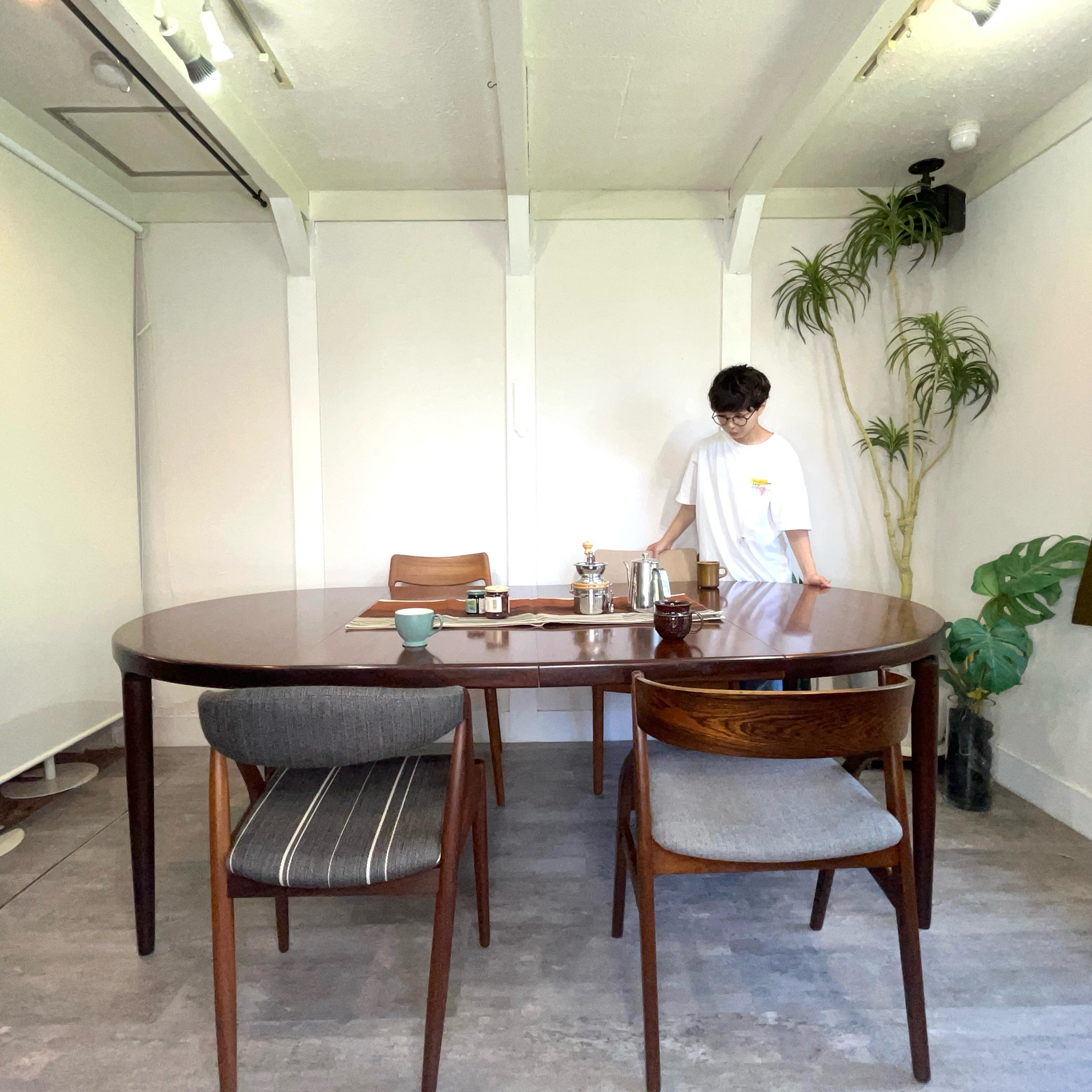 北欧 ヴィンテージ 伸長式ラウンドダイニングテーブル ローズウッド