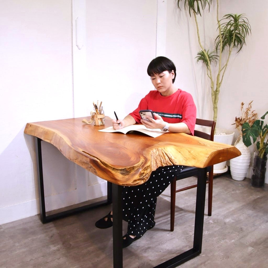 座卓から作ったケヤキ一枚板のデスク 無垢材 リメイク家具 再生家具 リバイブモブラープロジェクト 木