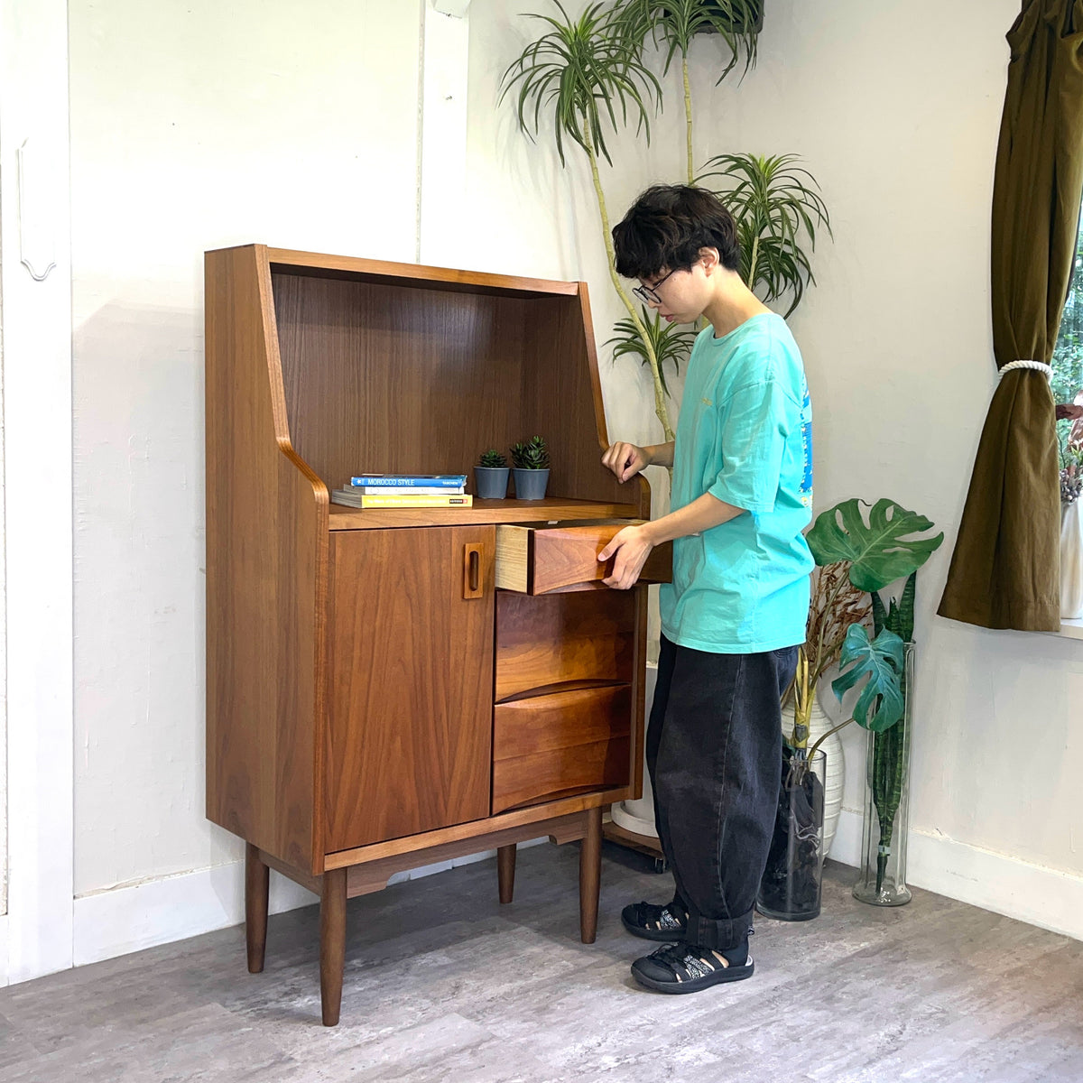北欧スタイル キャビネット ウォルナット材 オーフス75 中古 北欧風 2 