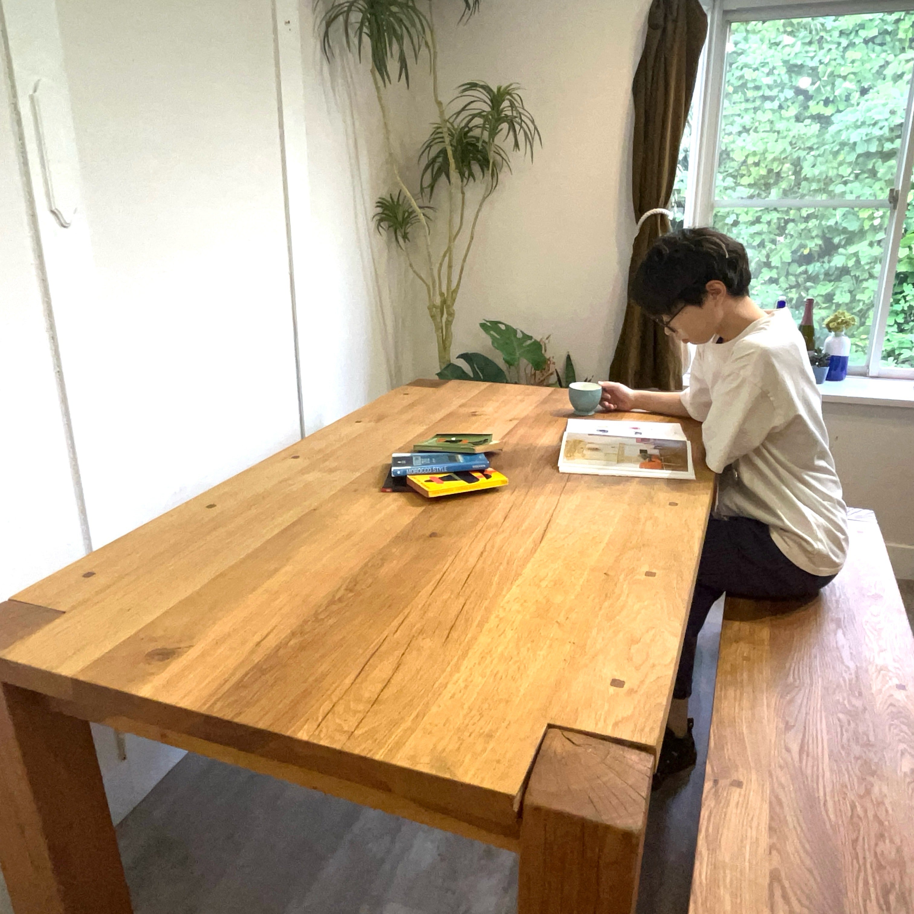 クレイト&バレル / Crate & Barrel テラ / Terra オーク無垢材ダイニングテーブル