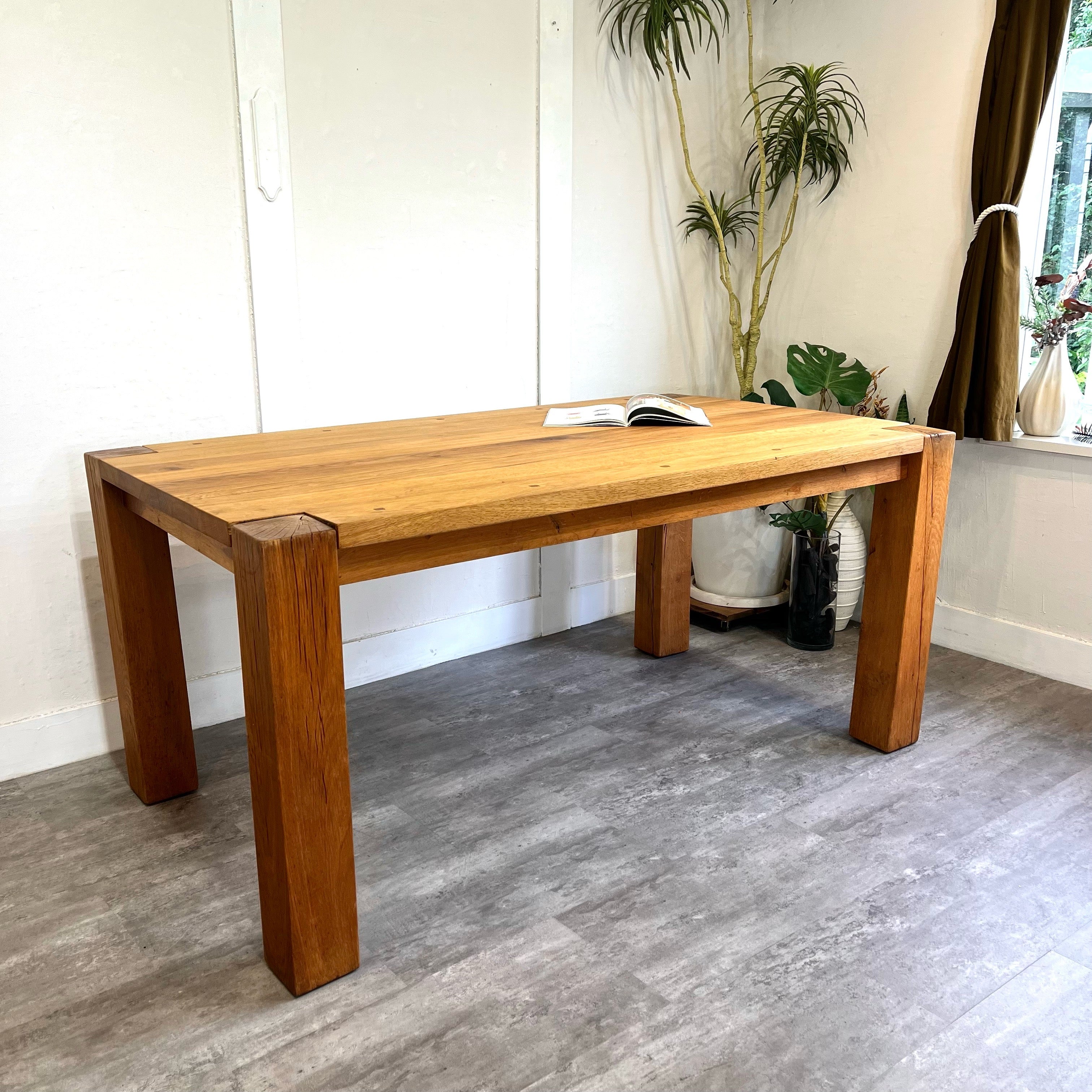 クレイト&バレル / Crate & Barrel テラ / Terra オーク無垢材ダイニングテーブル