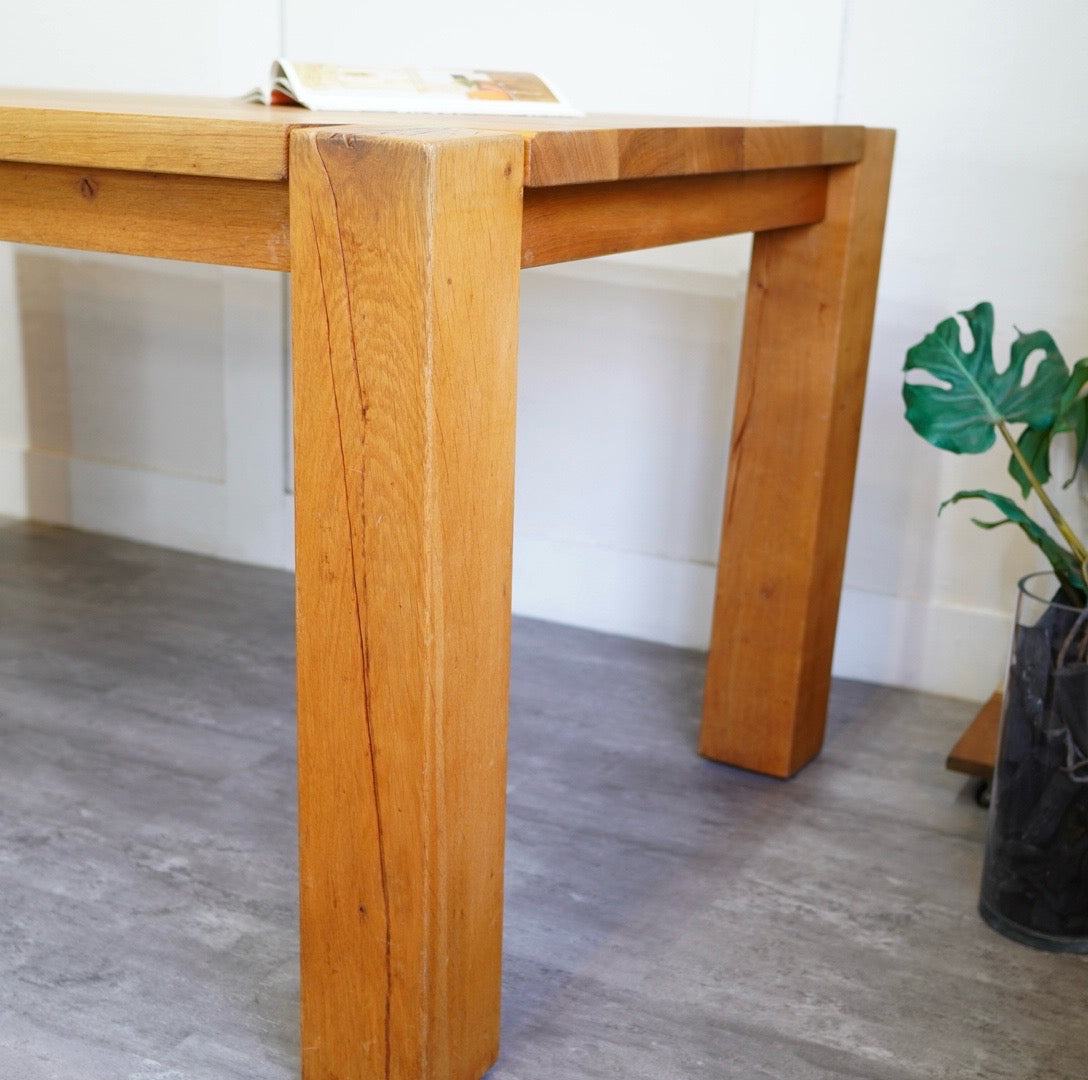 クレイト&バレル / Crate & Barrel テラ / Terra オーク無垢材ダイニングテーブル