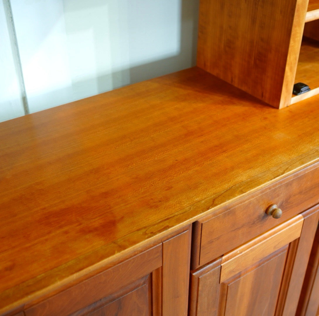 シャルドネ / CHARDONNAY アッサム / ASSEM カップボード