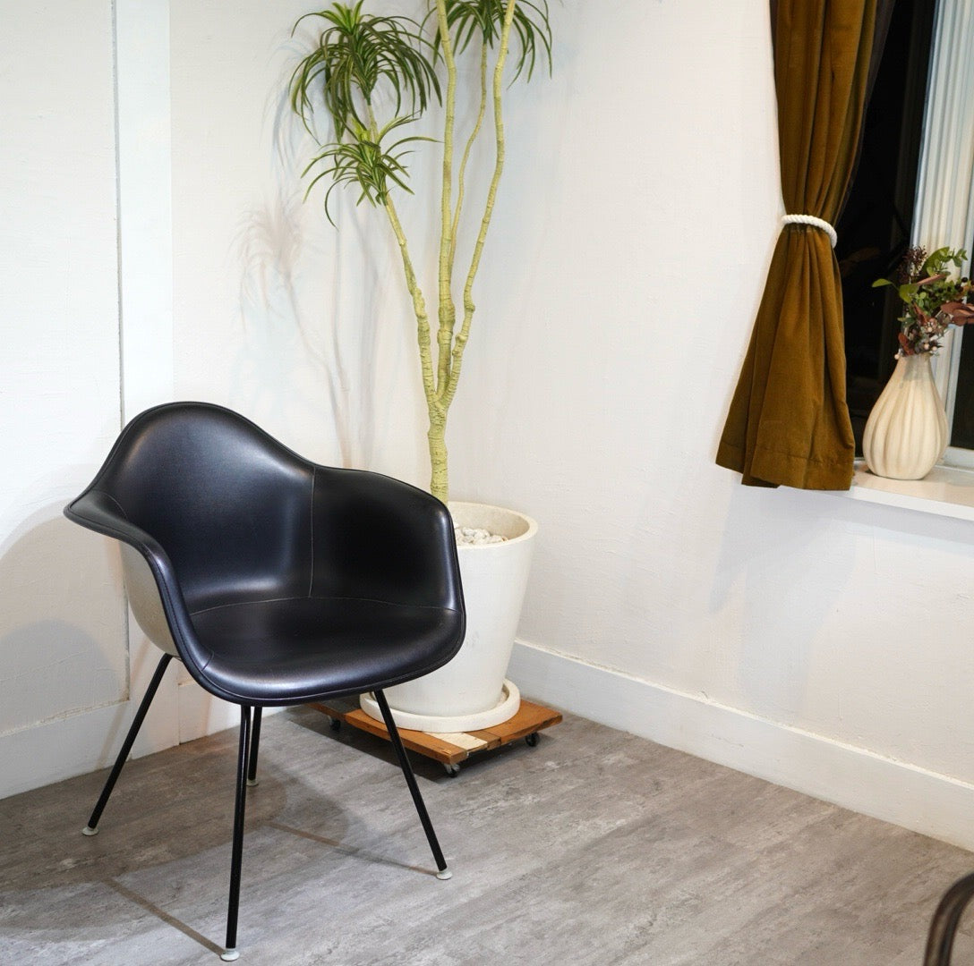 ハーマンミラー / Herman Miller アームシェルチェア ナウガレザー ブラック Hベース チャールズ&レイ・イームズ ヴィンテージ