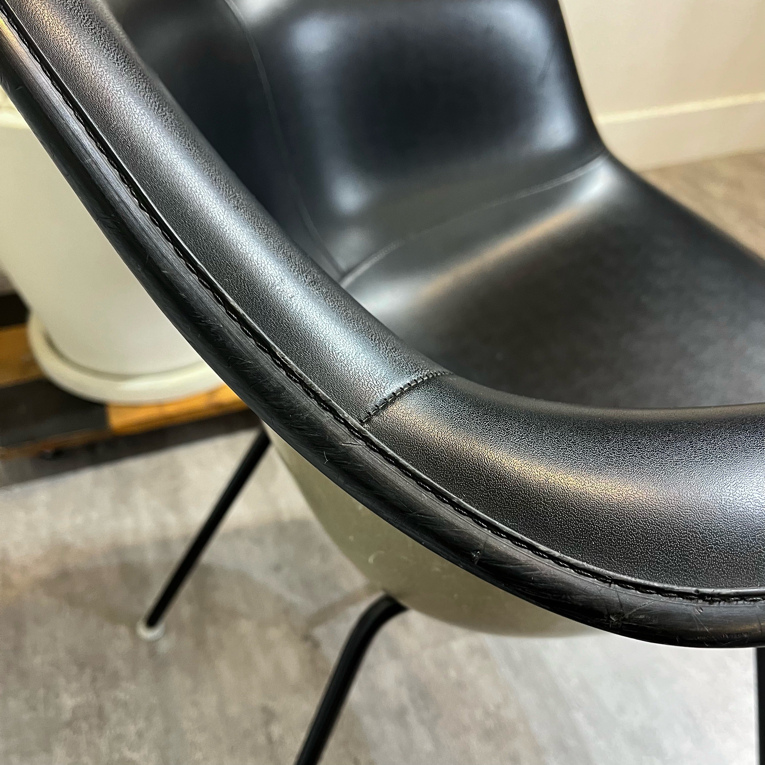 ハーマンミラー / Herman Miller アームシェルチェア ナウガレザー ブラック Hベース チャールズ&レイ・イームズ ヴィンテージ