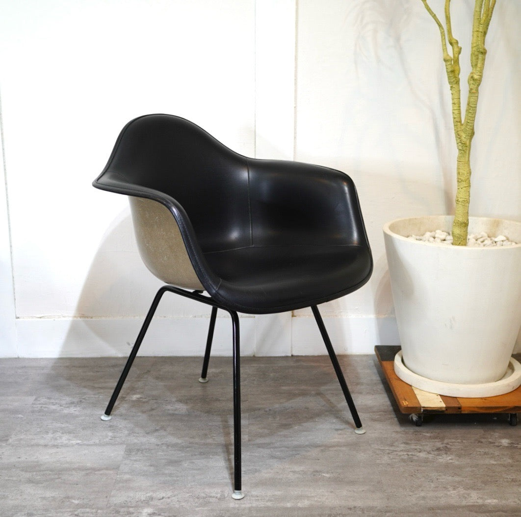 ハーマンミラー / Herman Miller アームシェルチェア ナウガレザー ブラック Hベース チャールズ&レイ・イームズ ヴィンテージ