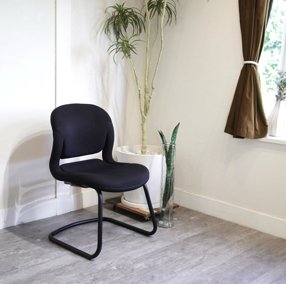 ハーマンミラー / Herman Miller エクアチェア カンチレバー ブラック