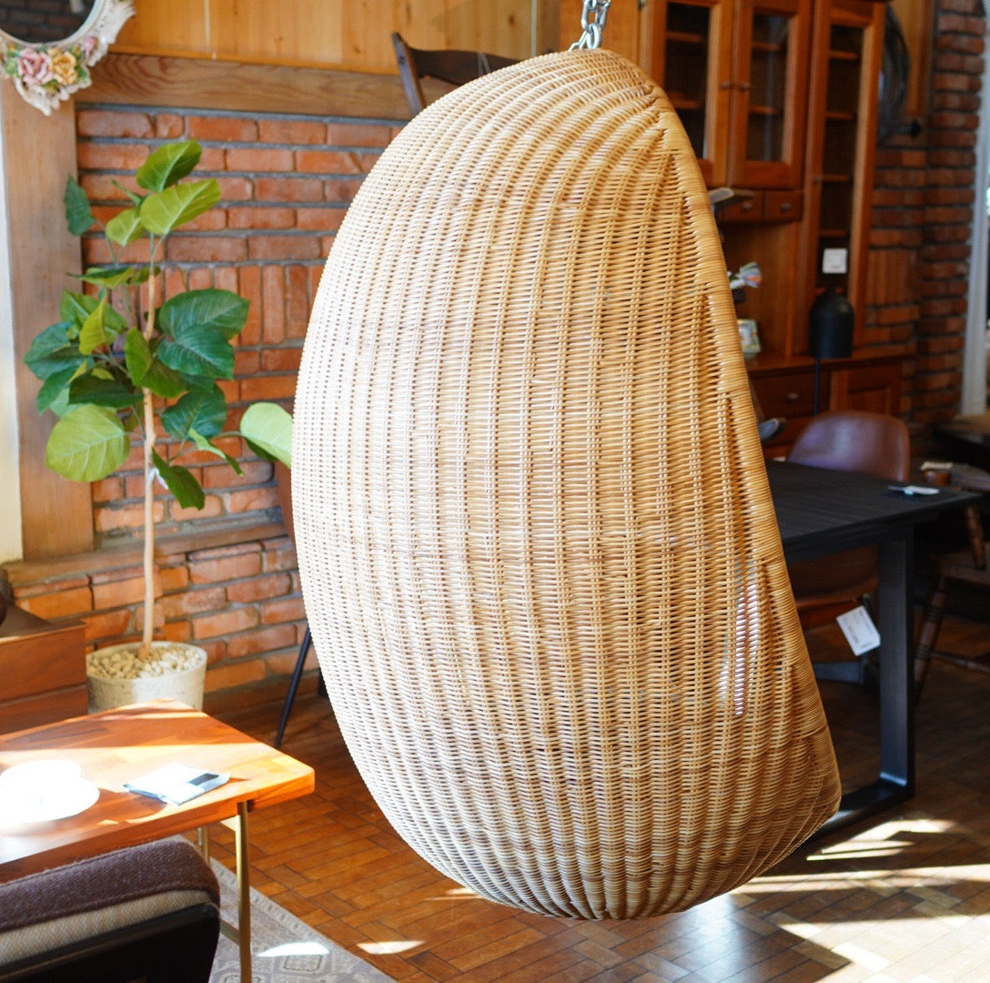 ヤマカワラタン ハンギングエッグチェア レストチェア ナナ・ディッツェル 屋内用