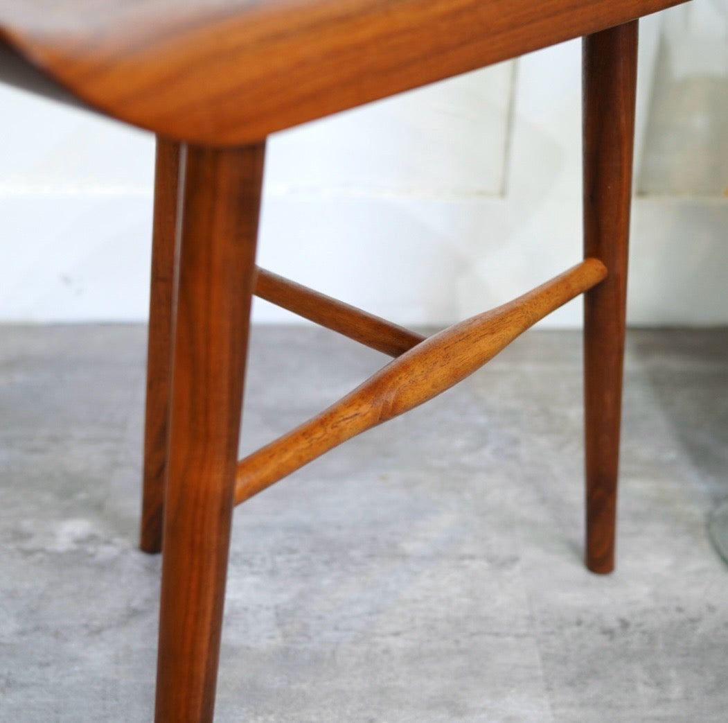 シキファニチア / SIKI スツール テーブル 半円型 3本足 ウォールナット