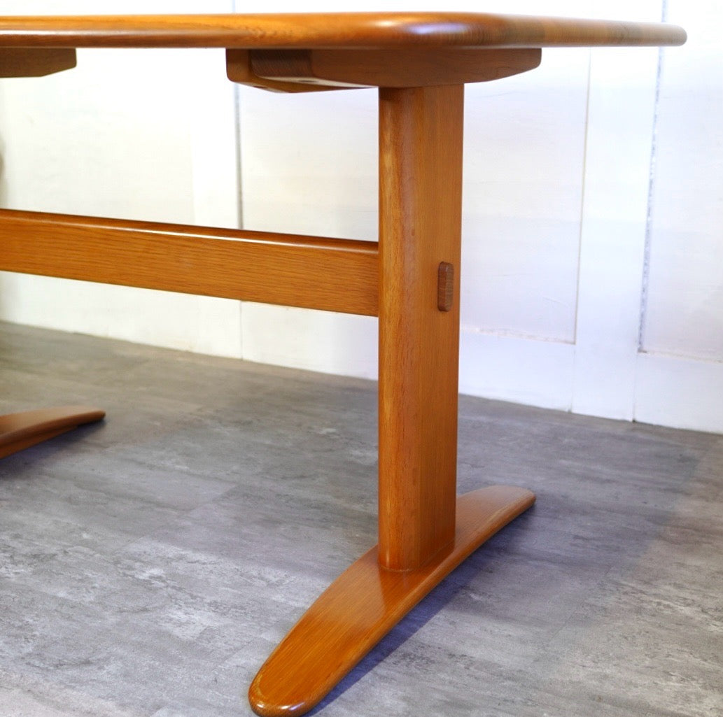 飛騨産業 / HIDA クレセント ナラ無垢材 ダイニングテーブル キツツキマーク