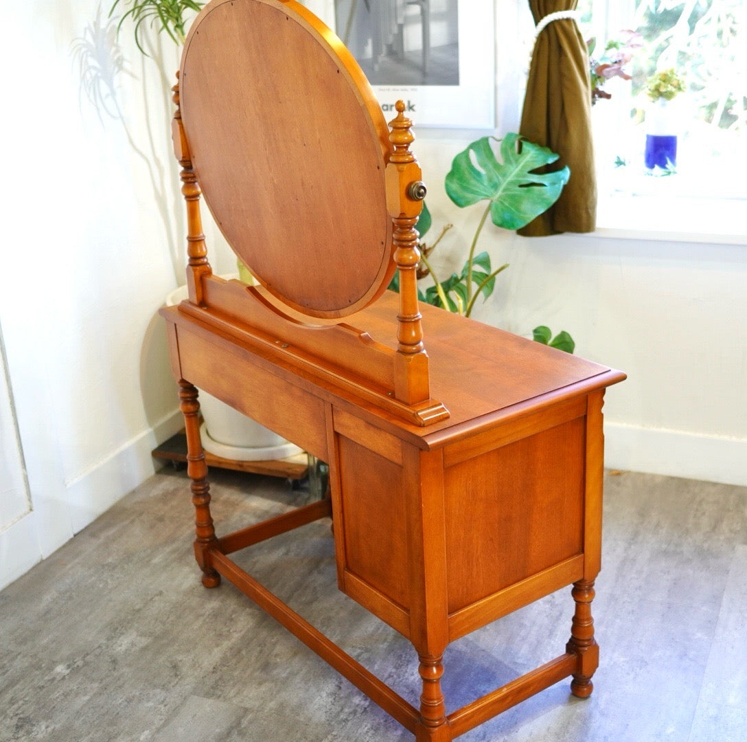 横浜ダニエル ドレッサー&収納付スツール 化粧台