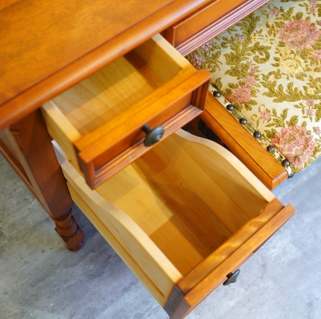 横浜ダニエル ドレッサー&収納付スツール 化粧台