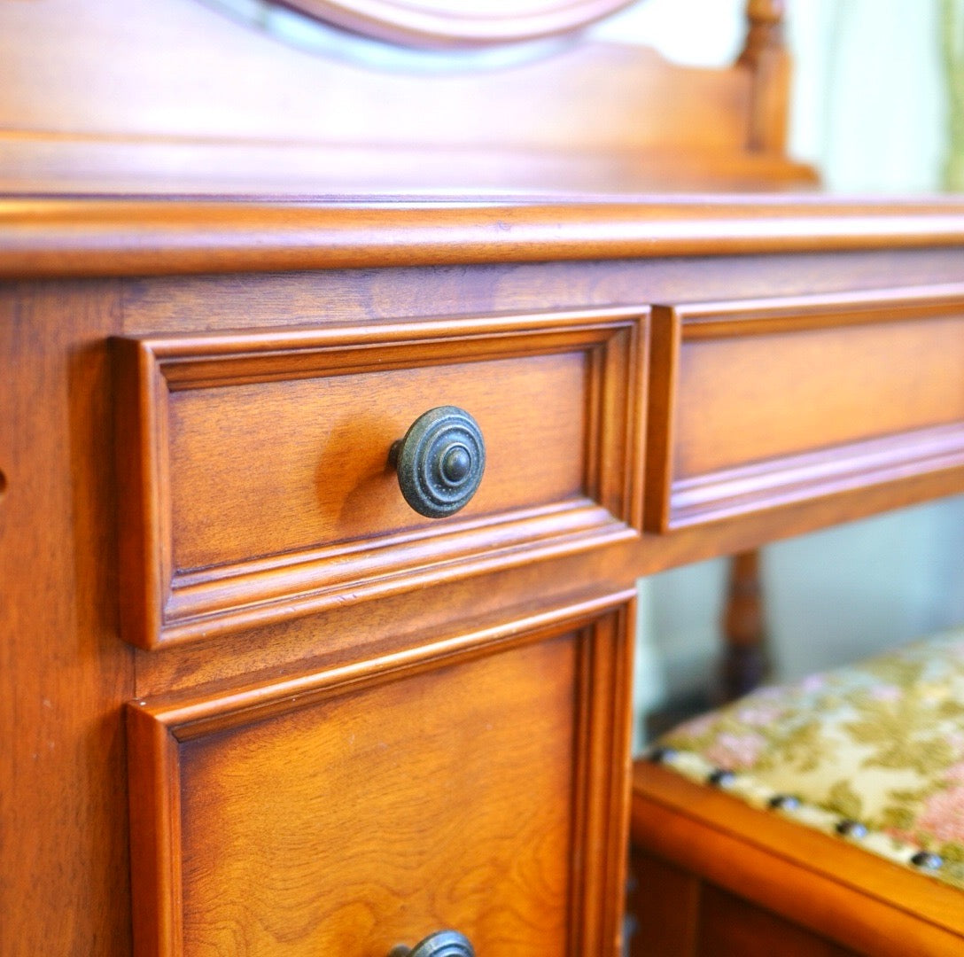 横浜ダニエル ドレッサー&収納付スツール 化粧台