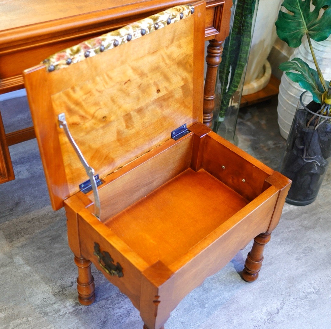 横浜ダニエル ドレッサー&収納付スツール 化粧台