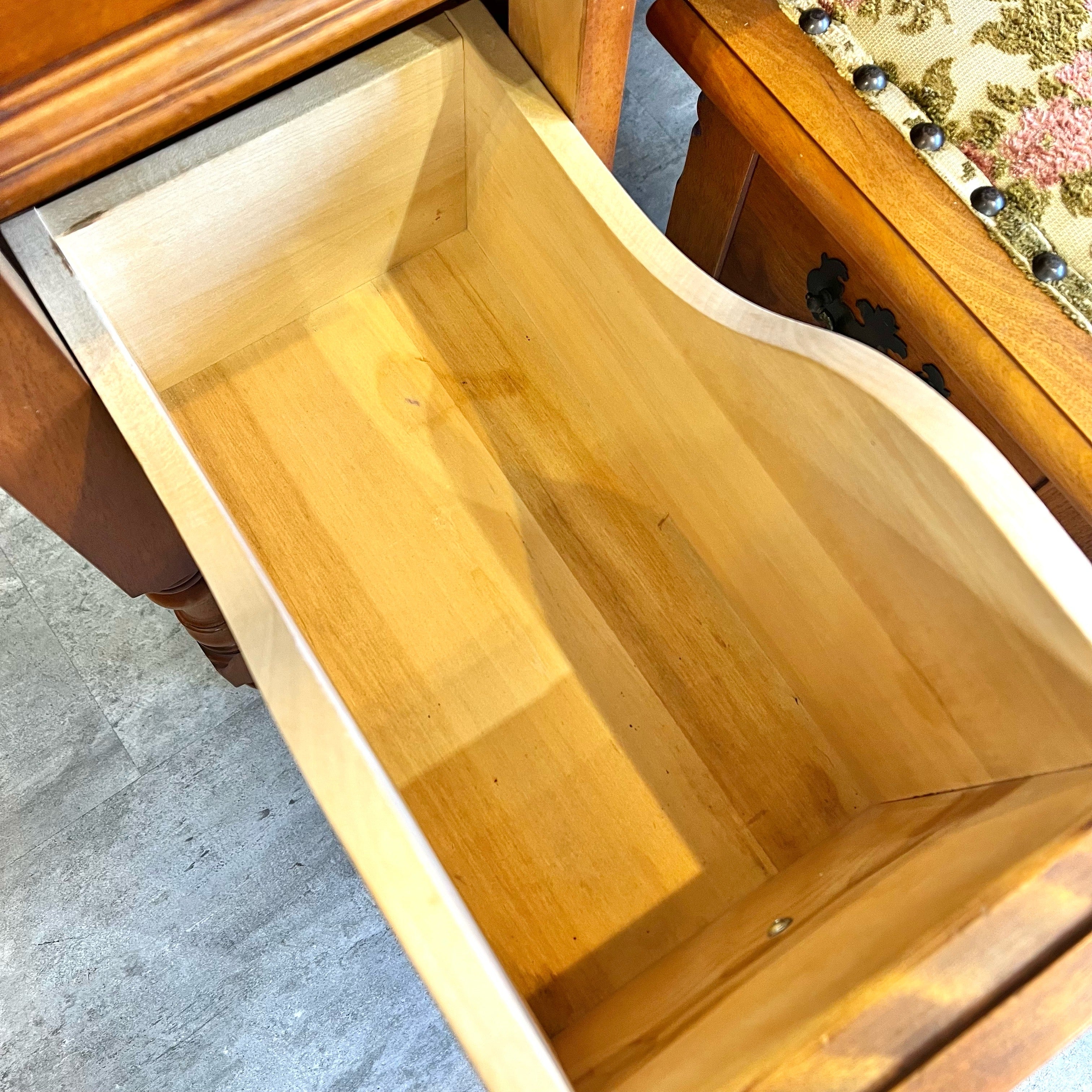 横浜ダニエル ドレッサー&収納付スツール 化粧台