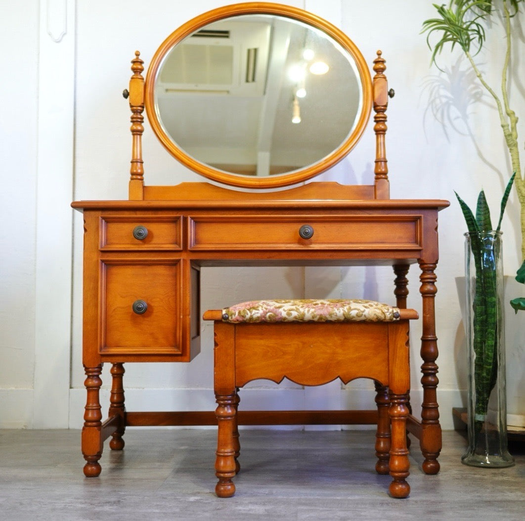 横浜ダニエル ドレッサー&収納付スツール 化粧台