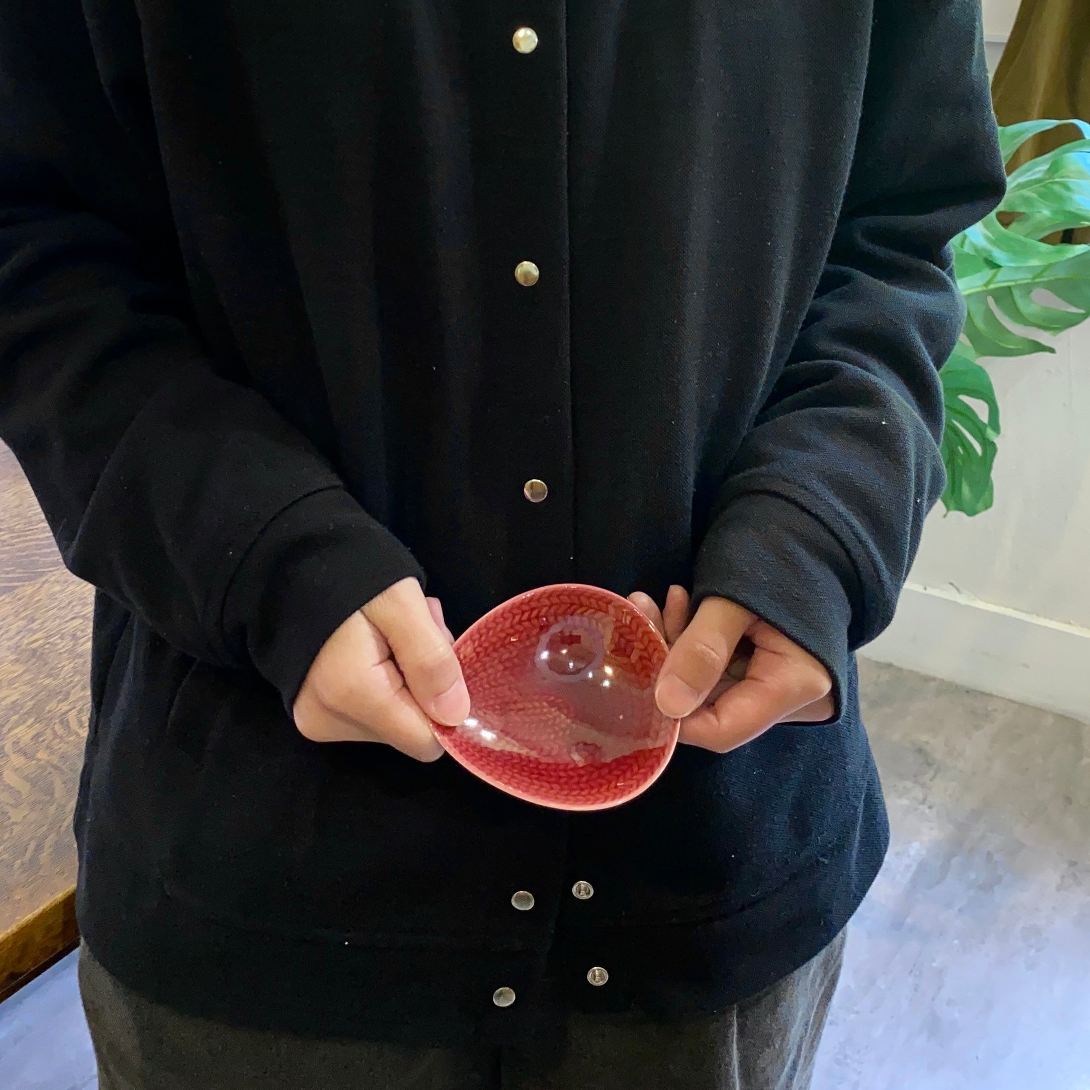 ロールストランド / Rorstrand ブラエルド / Bla Eld しずく形プレート レッド W9.5 北欧