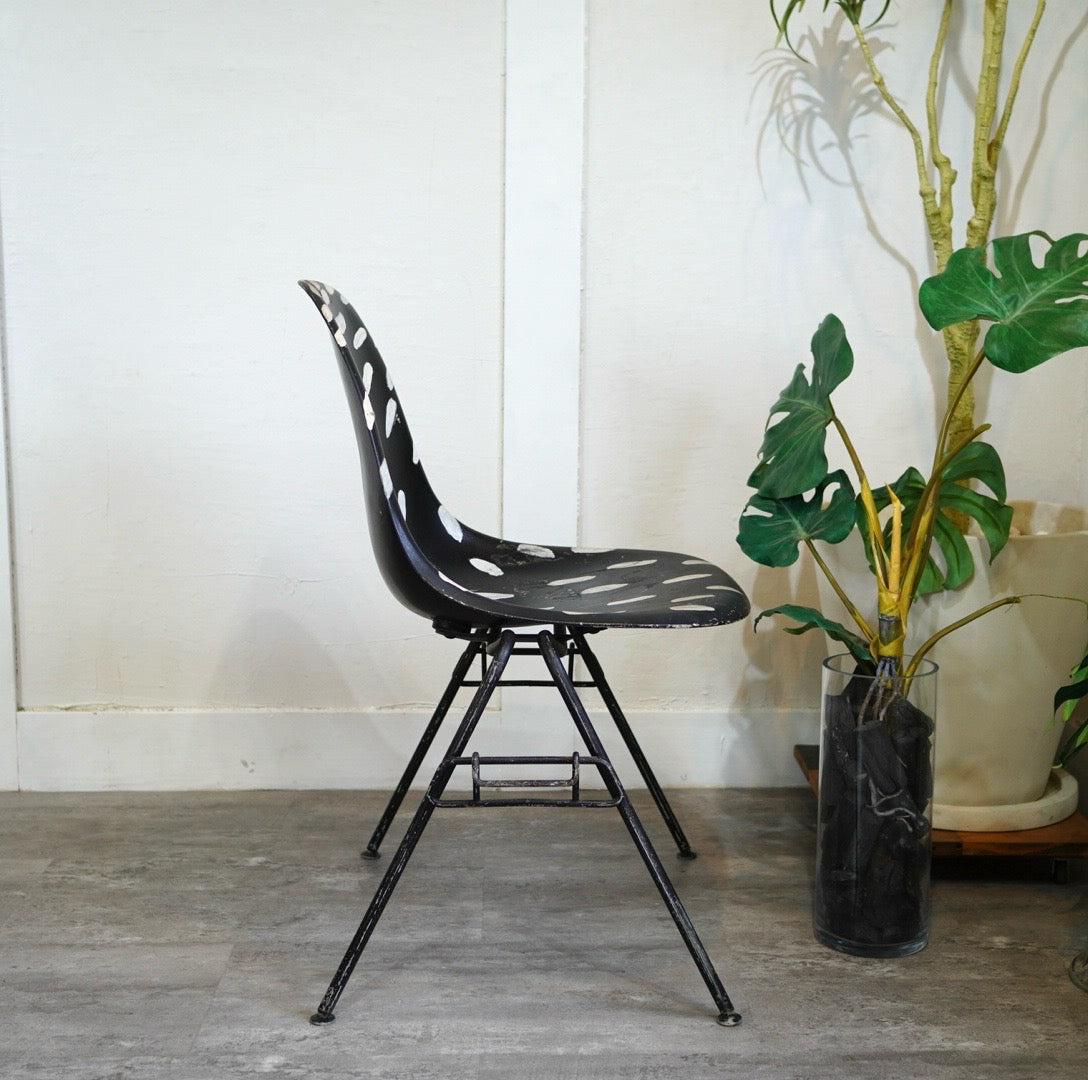 ハーマンミラー / Herman Miller ペイント サイドシェルチェア スタッキングベース チャールズ&レイ・イームズ FRP 外マウント ヴィンテージ