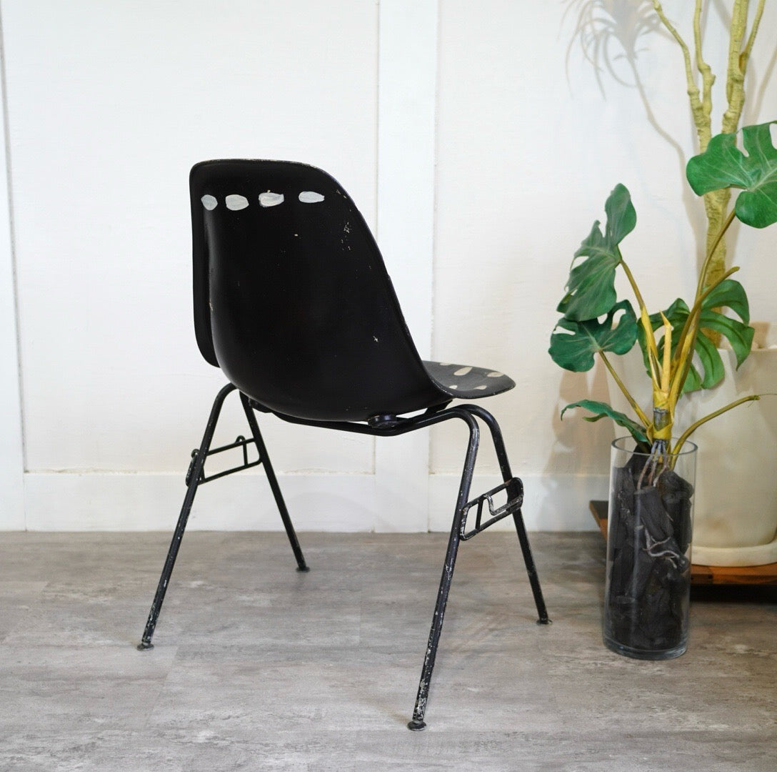 ハーマンミラー / Herman Miller ペイント サイドシェルチェア スタッキングベース チャールズ&レイ・イームズ FRP 外マウント ヴィンテージ